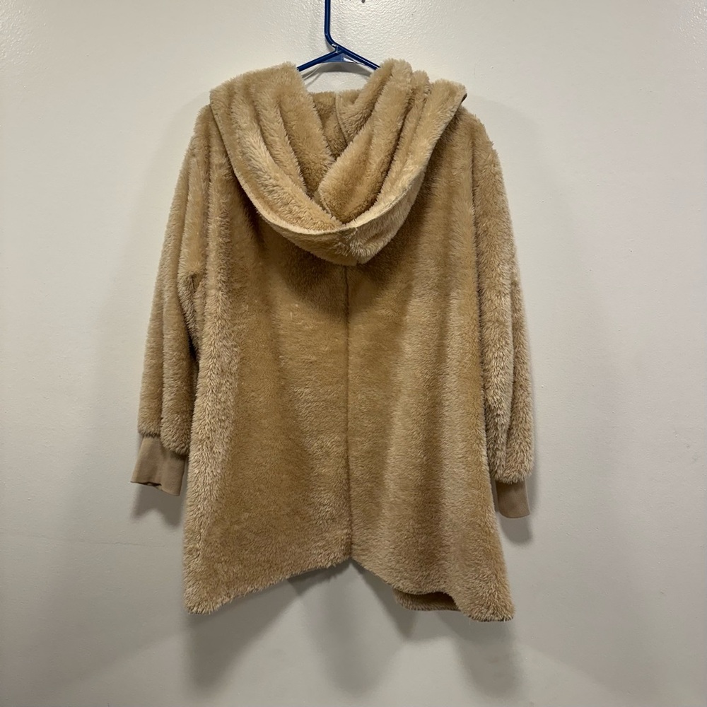 Zenana Outfitters Plush Tan Teddy Jacket super soft Size medium! - Picture 6 of 7